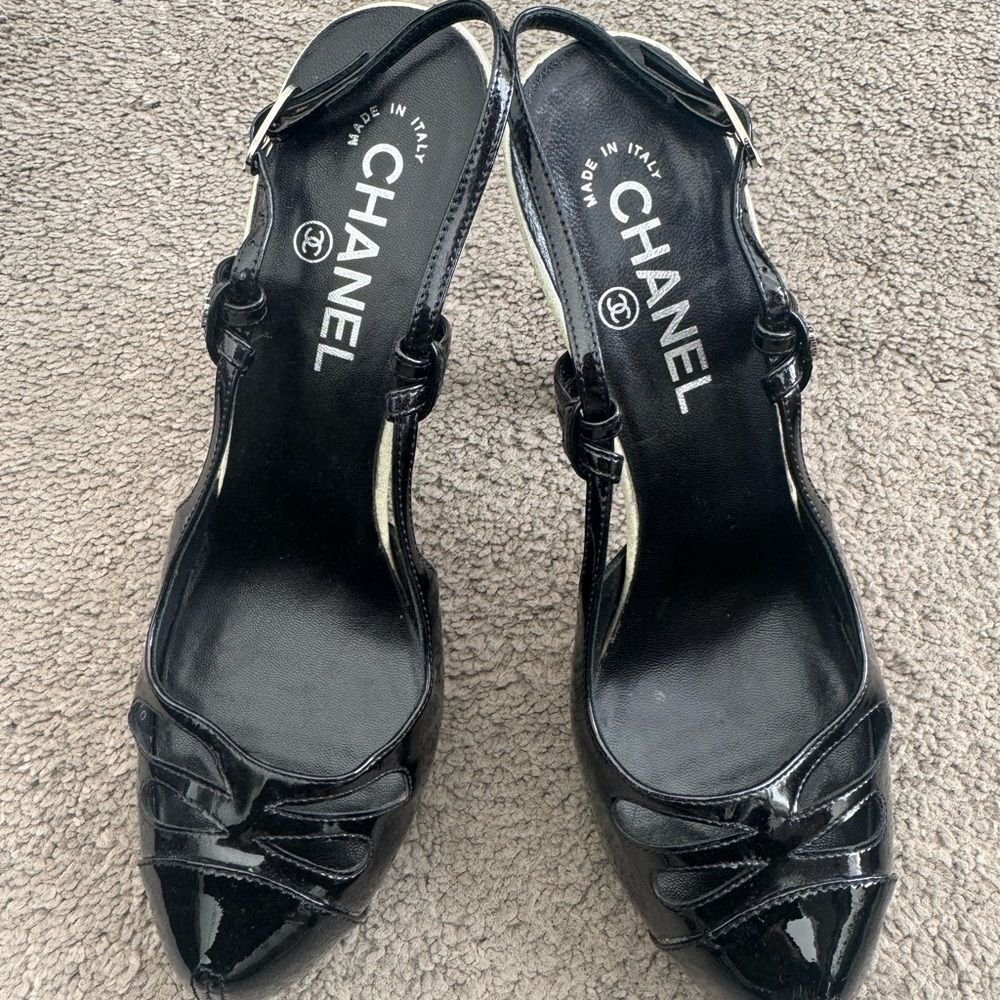 Sent to TRR! Authentic Chanel heels 39.5